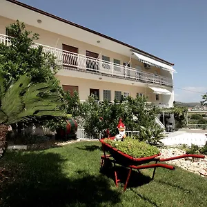 Carmen Apartman