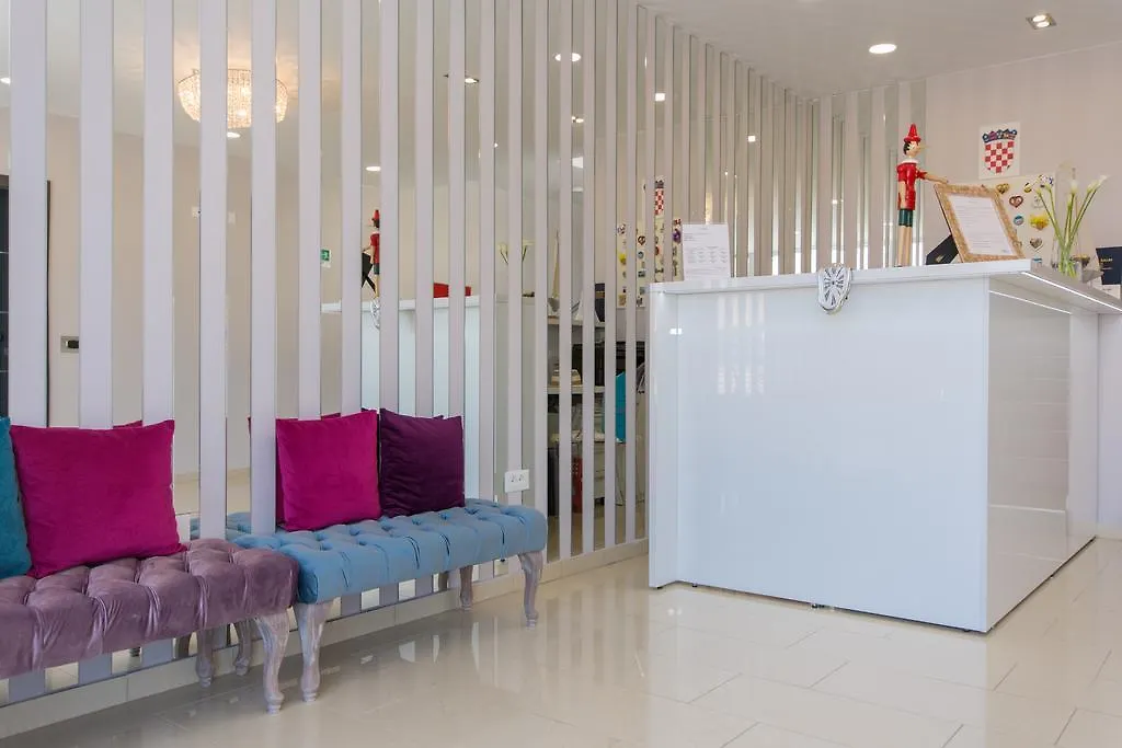 Apartments Soho Трогир