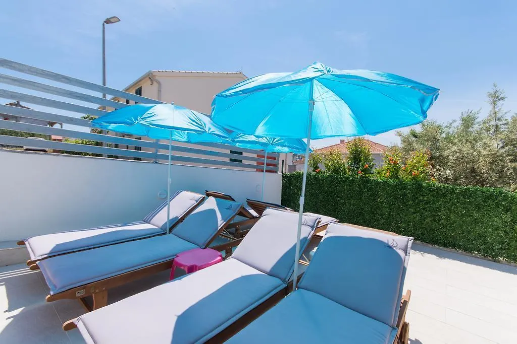 Apartments Soho Трогир