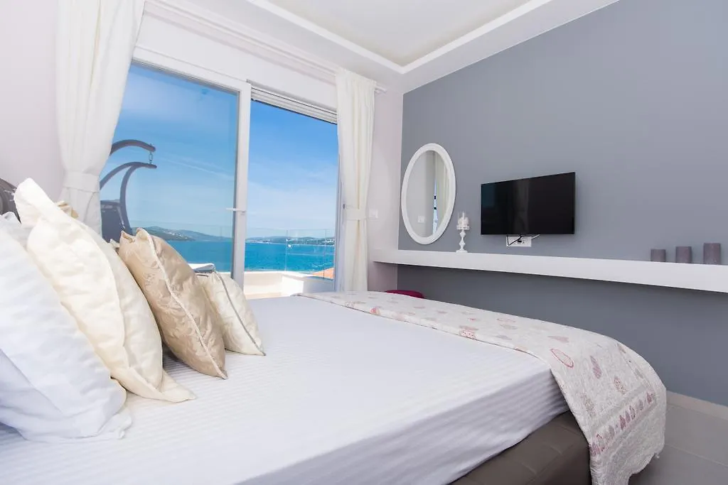 Apartments Soho Трогир