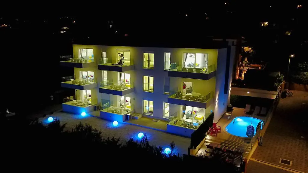 Apartments Soho Трогир